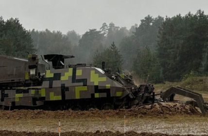 Rheinmetalls Keiler NG: Effizientes Minenräumen und Überwinden von (Foto: Rheinmetall AG)